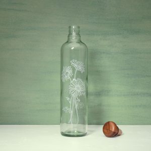 Daisy Glass Water Bottle With Wooden Stopper - GSTEA0993