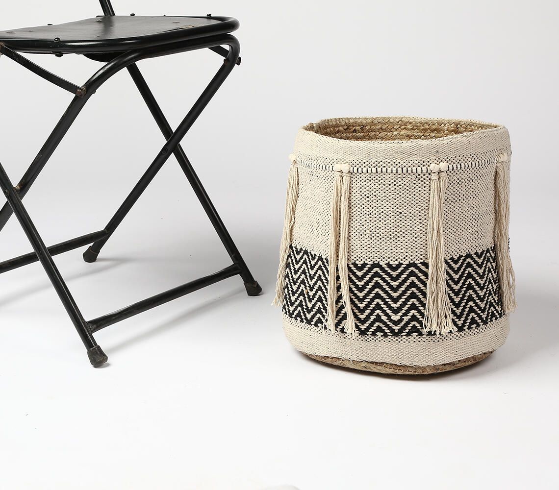 Handwoven Geometric Tasseled Storage Basket (small) - Beige - VAQL10101264704