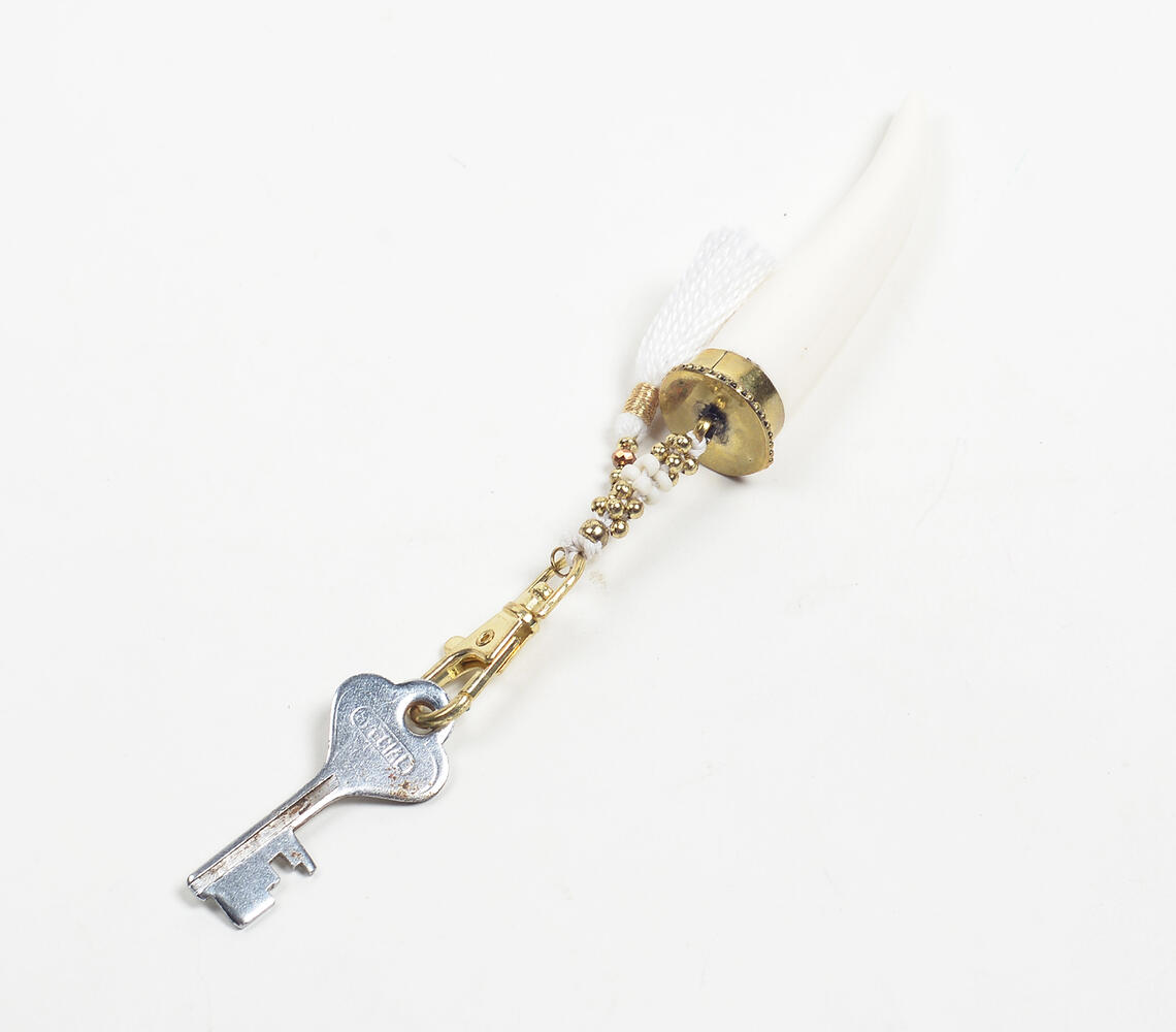 Tusk-Shaped Resin & Tasseled Gold-Toned Keychain - Gold - VAQL101018113807