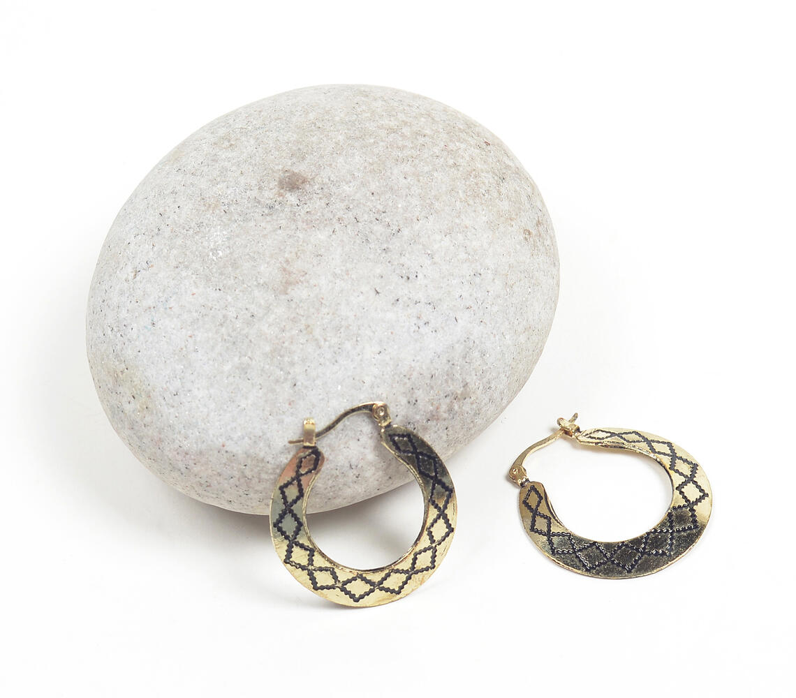 Antique Etched Brass Huggie Hoop Earrings - Gold - VAQL101018114176