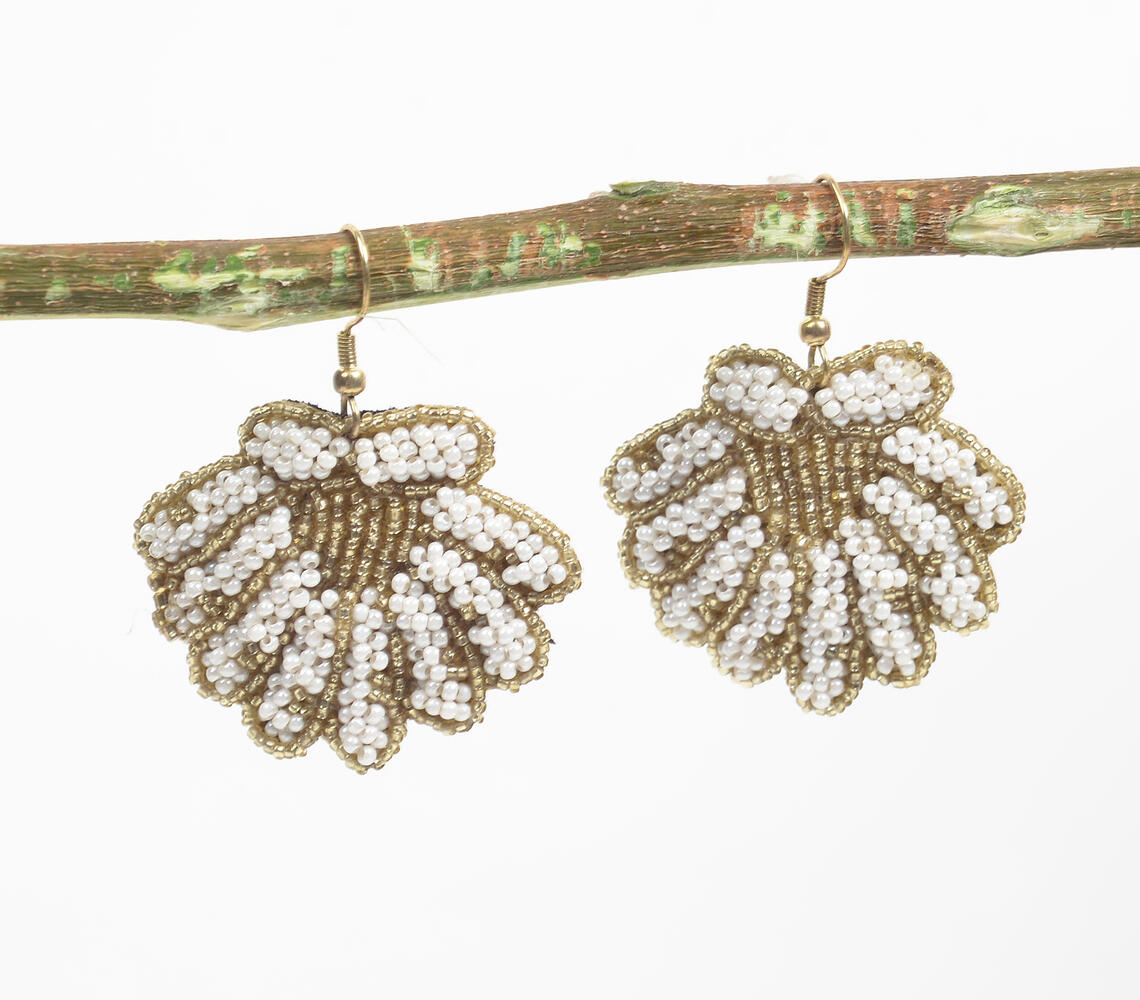 Beaded Oyster Shell Earrings - Gold - VAQL101018114276